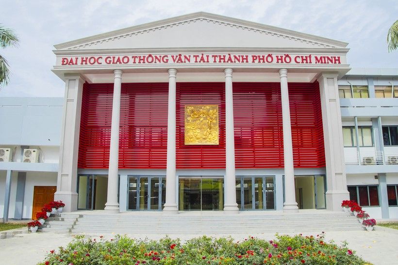 Điểm sàn xét tuyển Đại học Giao thông vận tải TP.HCM (UTH) năm 2026