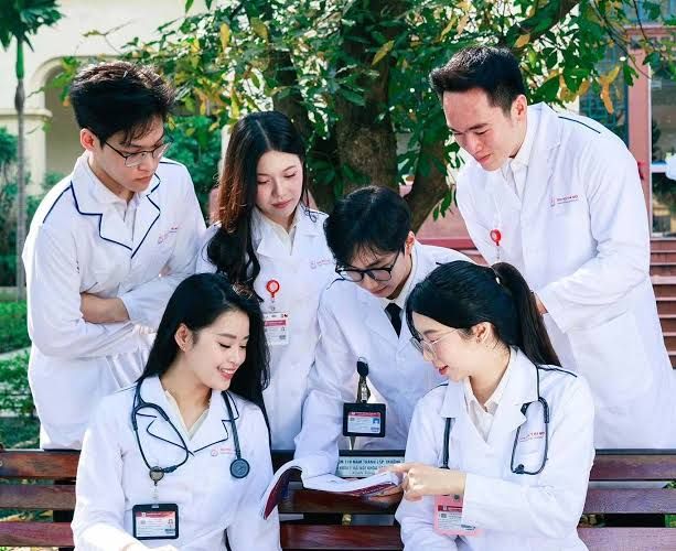 Đại học Y khoa Vinh công bố điểm sàn và bảng quy đổi điểm xét tuyển năm 2026