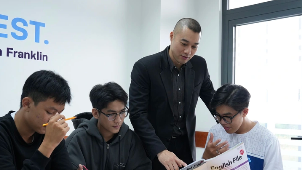 Mức điểm sàn xét tuyển vào Trường Đại học Quản lý và Công nghệ TP.HCM năm 2026