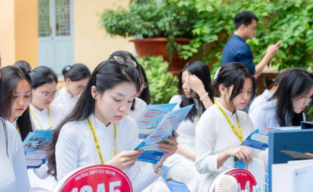 Bộ GD công bố điểm sàn khối ngành Sức khỏe năm 2026