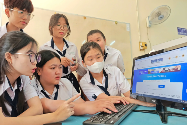 Bộ GD-ĐT chia sẻ phương án triển khai kỳ thi tốt nghiệp THPT trên máy tính