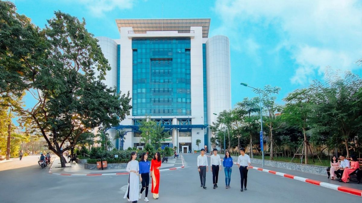 Đại học Kinh tế Quốc dân lên tiếng về phản ánh chứng chỉ IELTS bị hệ thống từ chối